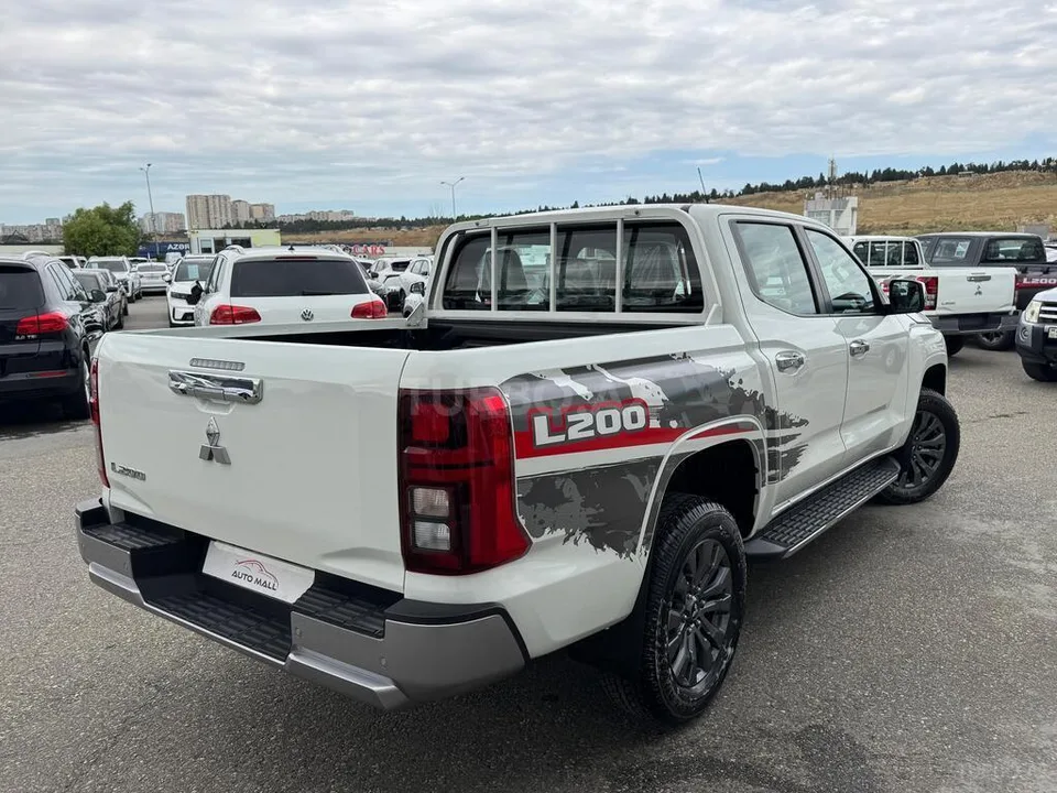 Mitsubishi L200 — foto 4/4