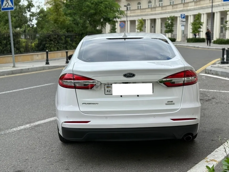 Ford Fusion (North America) — foto 2/4