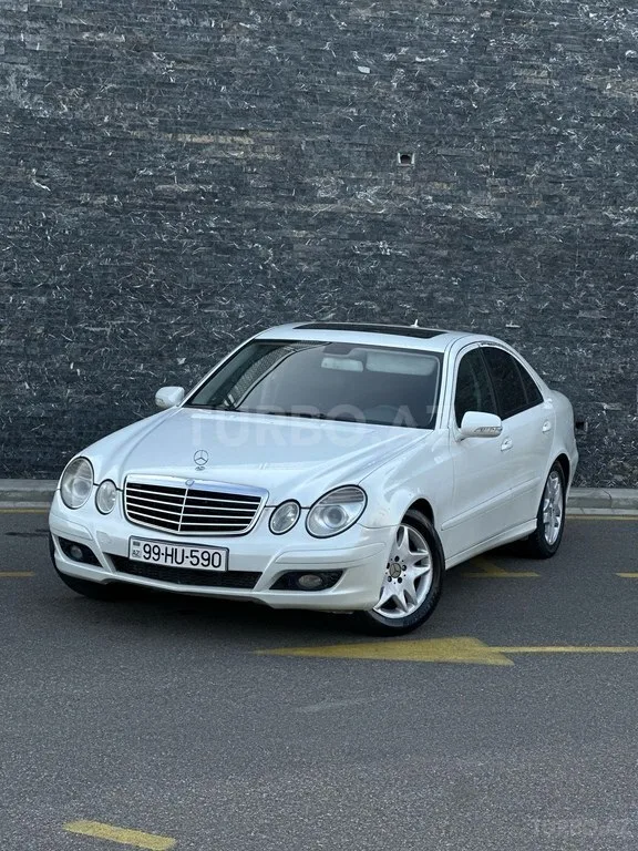 Mercedes E 220 — foto 1/4