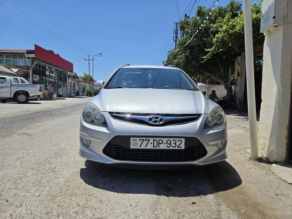 Hyundai i30 — foto 1/4