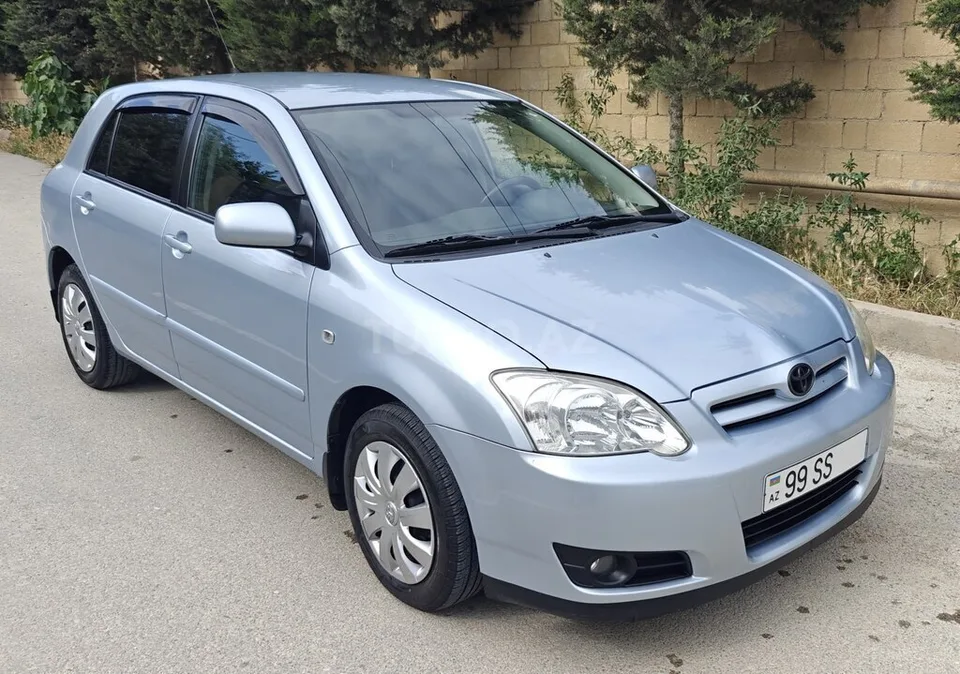 Toyota Corolla — foto 3/4