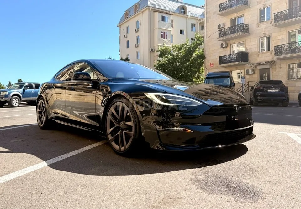 Tesla Model S — foto 2/4