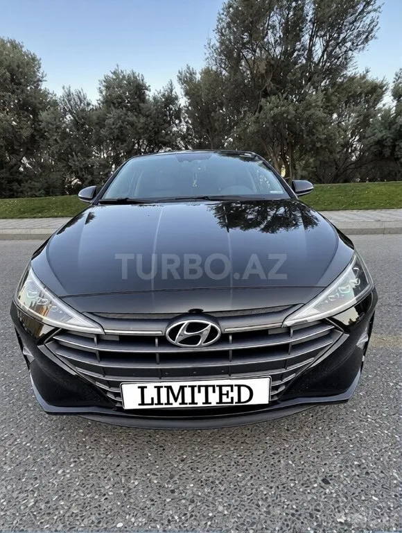 Hyundai Elantra — фото 3/4