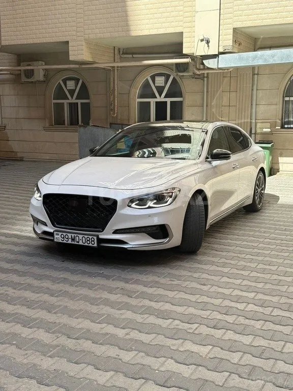 Hyundai Grandeur — foto 1/4