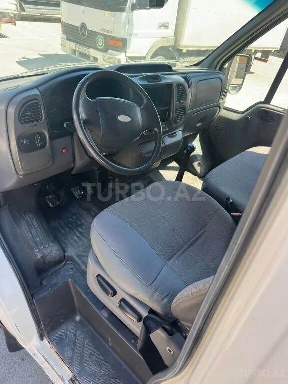 Ford Transit — foto 4/4