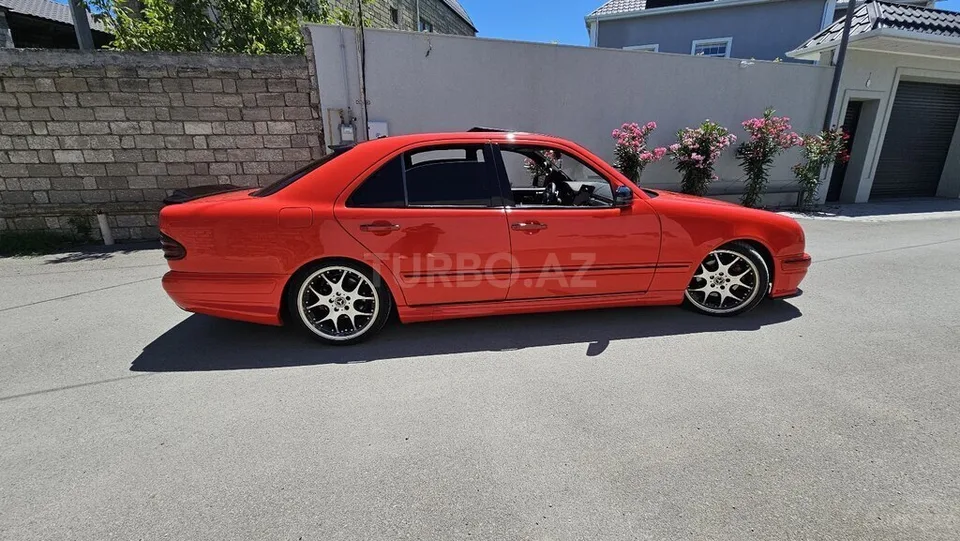 Mercedes E 320 — foto 2/4