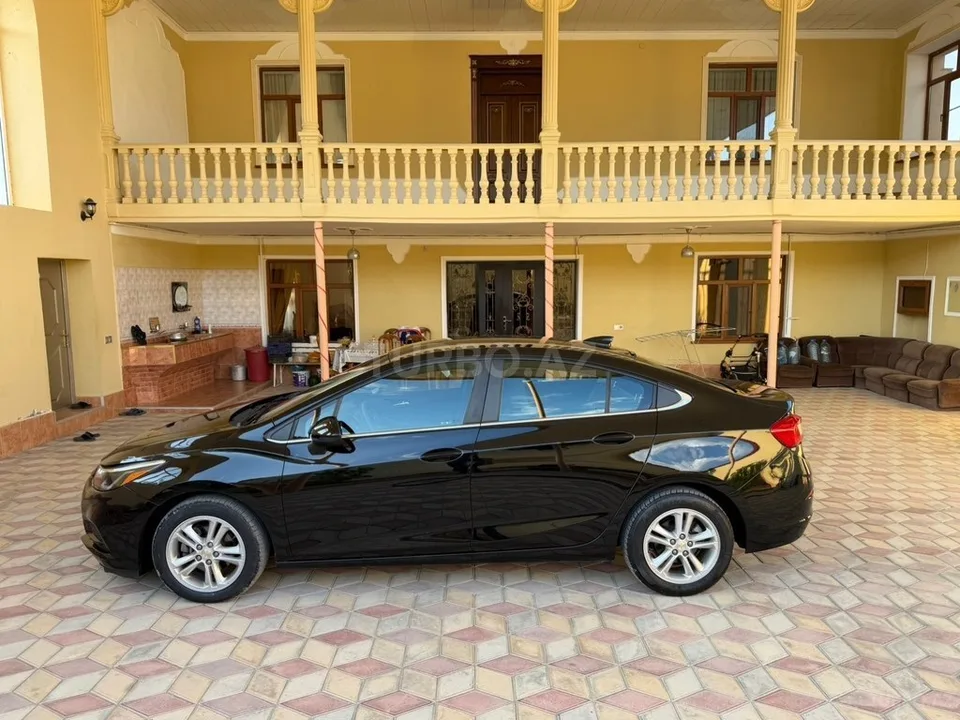 Chevrolet Cruze — foto 3/4