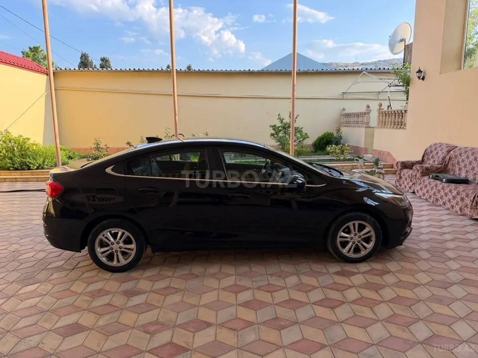 Chevrolet Cruze — foto 4/4