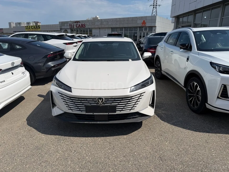 Changan Eado — foto 1/4