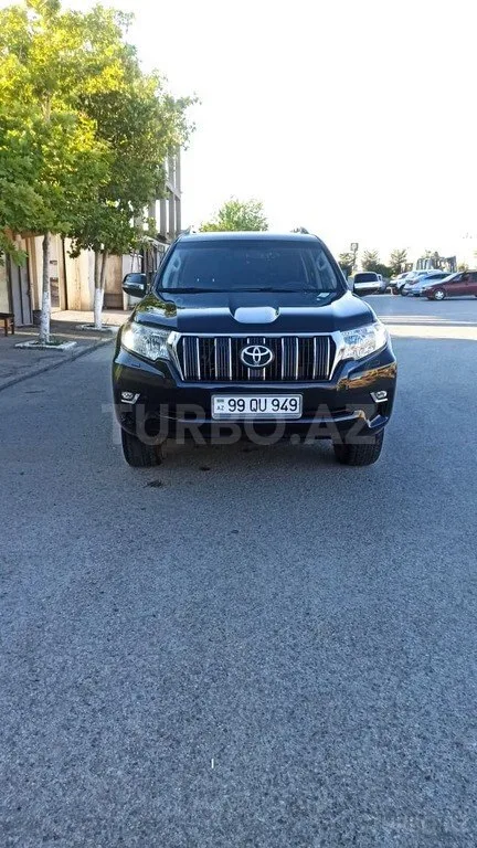 Toyota Land Cruiser Prado — foto 1/4