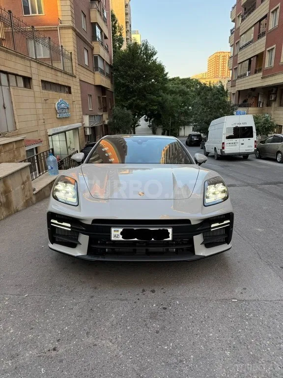 Porsche Panamera 4 E-Hybrid — foto 1/4
