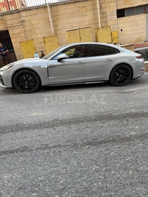 Porsche Panamera 4 E-Hybrid — foto 4/4