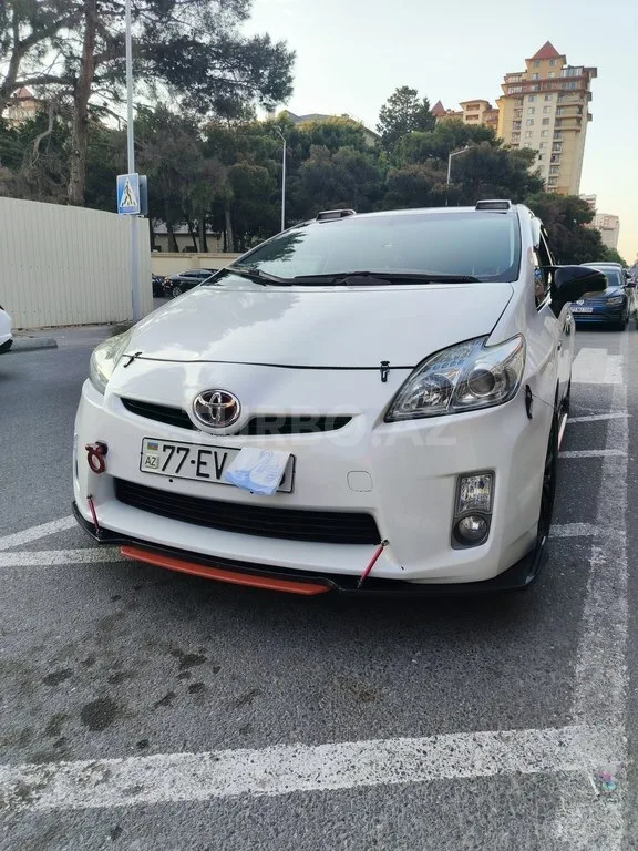 Toyota Prius — фото 1/4