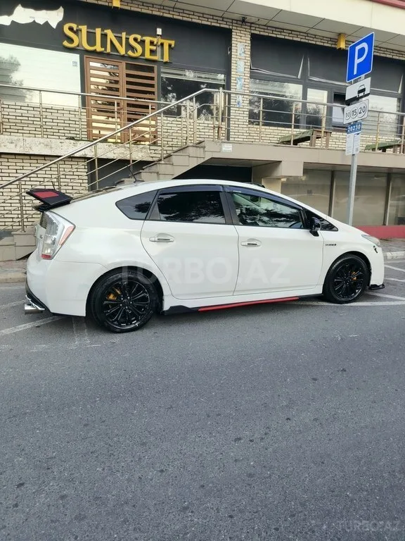Toyota Prius — фото 4/4