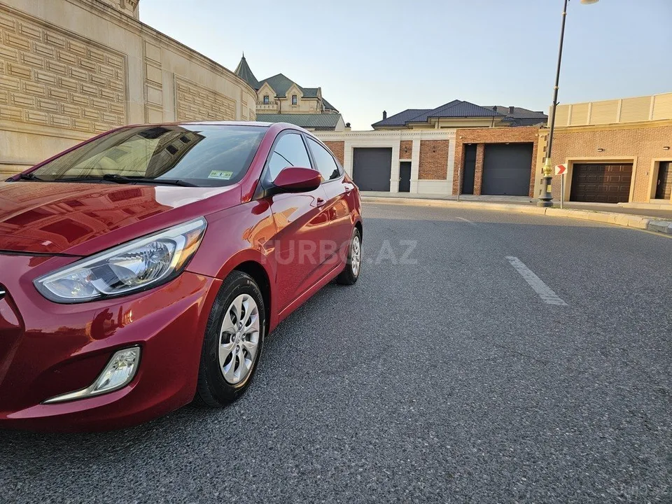 Hyundai Accent — foto 2/4