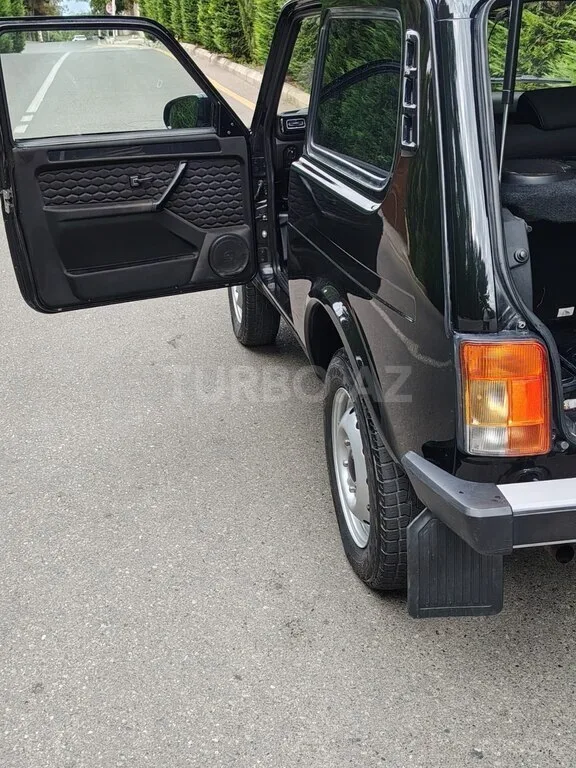 LADA (VAZ) Niva — foto 3/4
