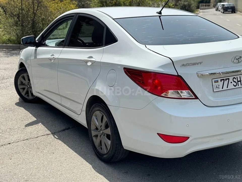 Hyundai Accent — foto 2/4