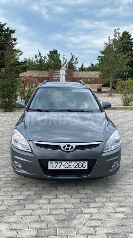 Hyundai i30 — foto 1/4