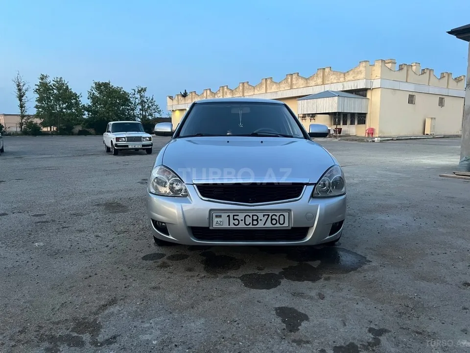 LADA (VAZ) Priora — foto 1/4