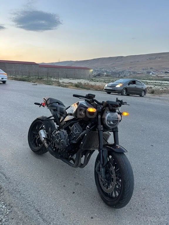 Honda CBR 1000 — foto 1/4