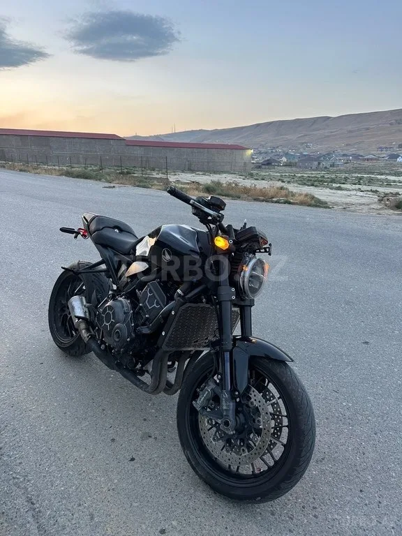Honda CBR 1000 — foto 3/4