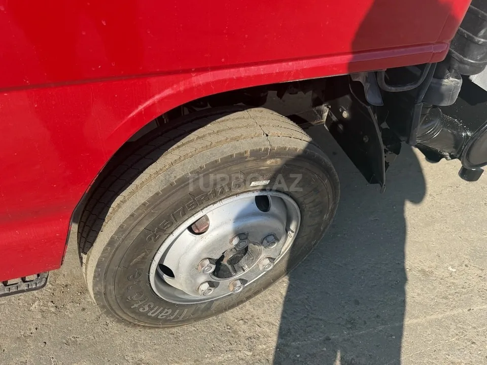 Isuzu NPR 66 L — foto 4/4
