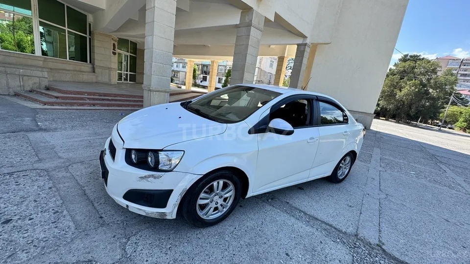 Chevrolet Aveo — foto 3/4