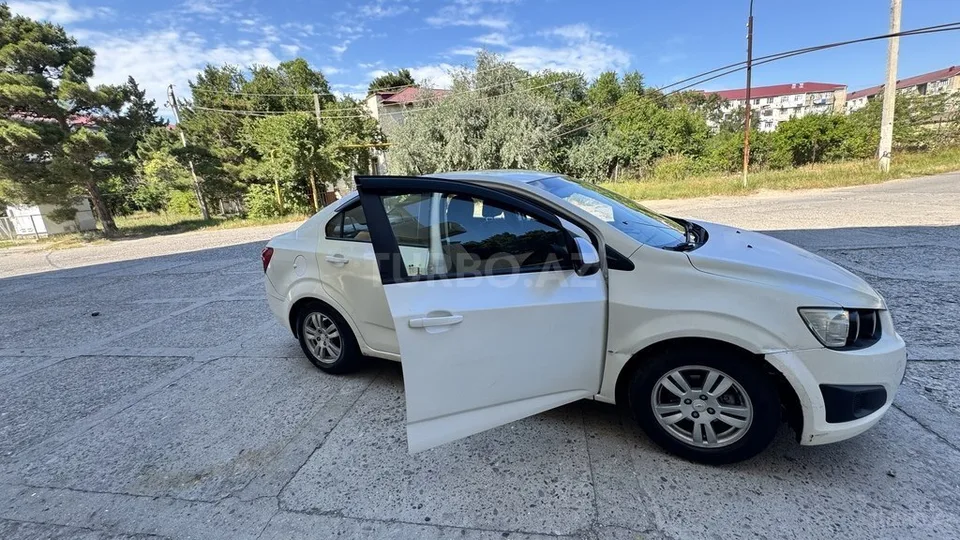 Chevrolet Aveo — foto 4/4