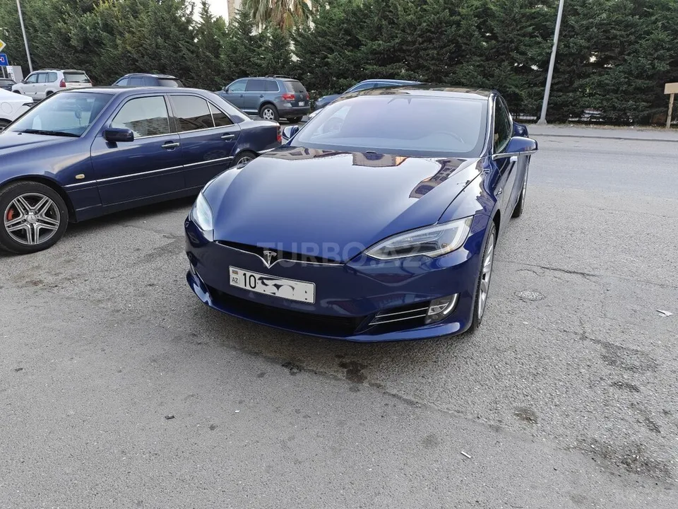 Tesla Model S — foto 1/4