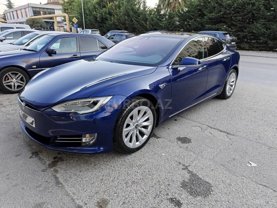 Tesla Model S — foto 2/4