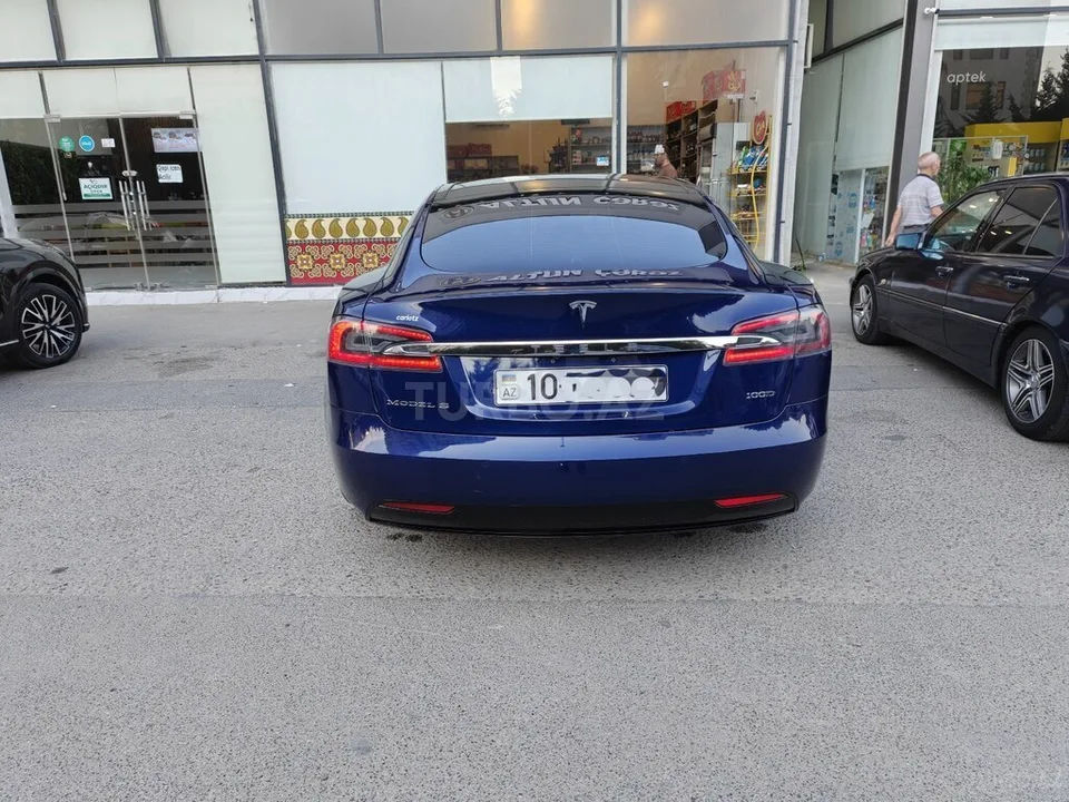 Tesla Model S — foto 4/4