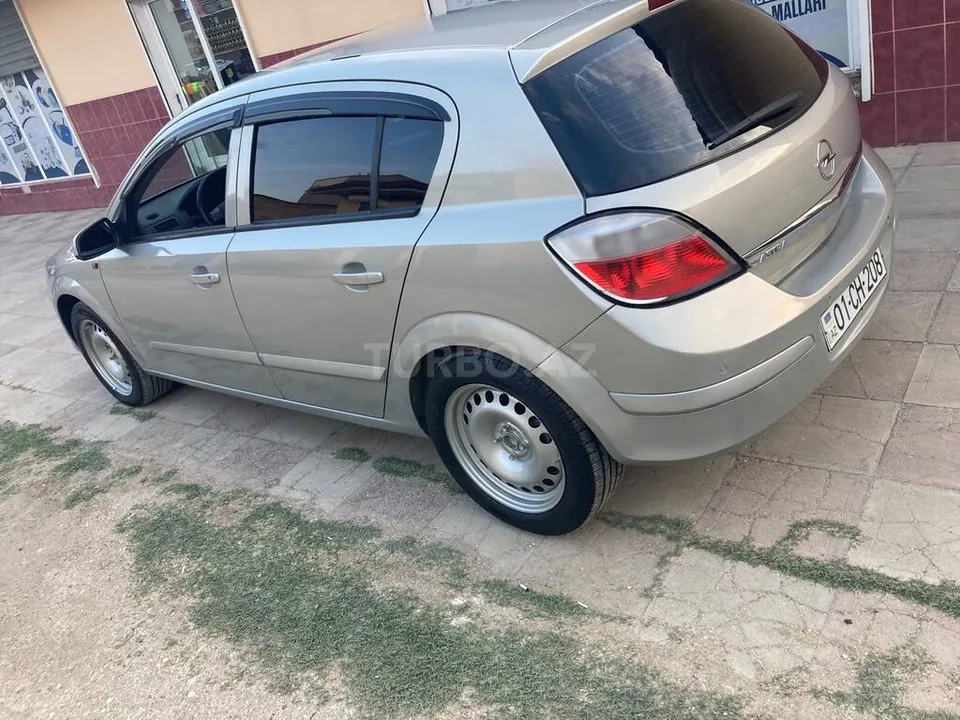 Opel Astra — foto 2/4