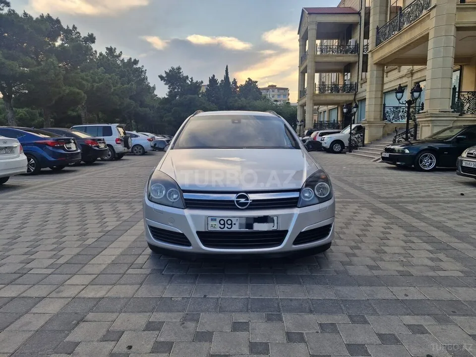 Opel Astra — foto 1/4