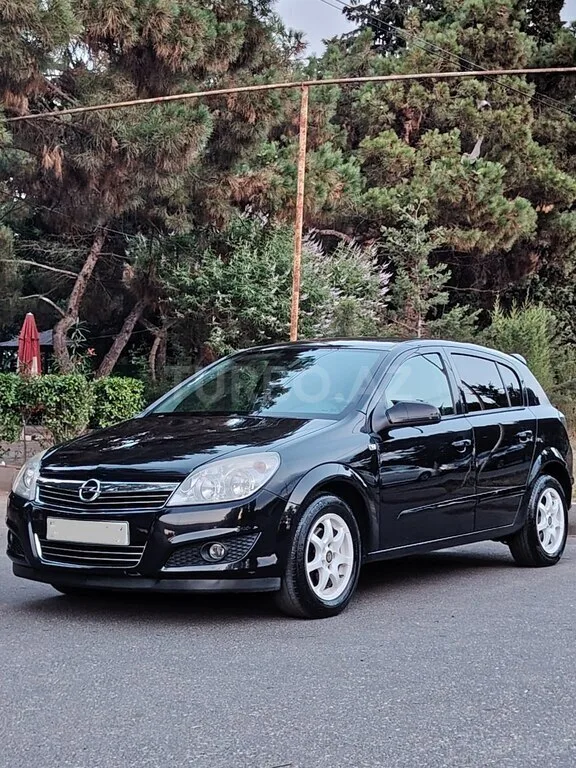 Opel Astra — foto 1/4
