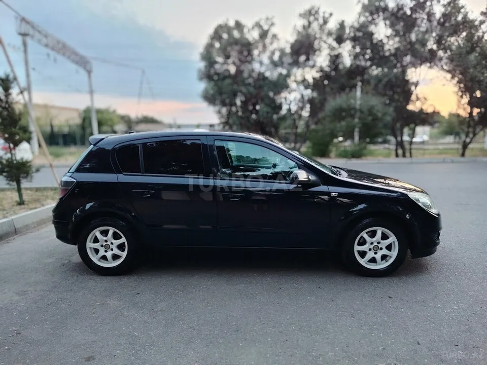 Opel Astra — foto 3/4