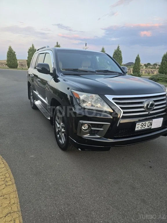 Lexus LX 570 — foto 3/4