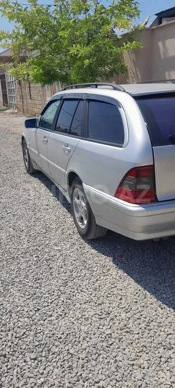 Mercedes C 200 — foto 2/4