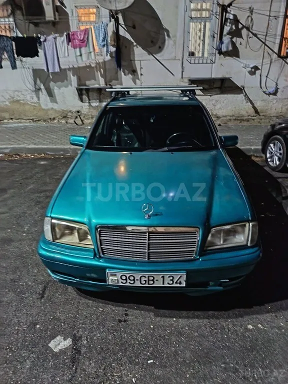 Mercedes C 180 — foto 1/4