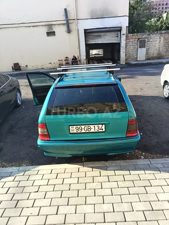Mercedes C 180 — foto 3/4