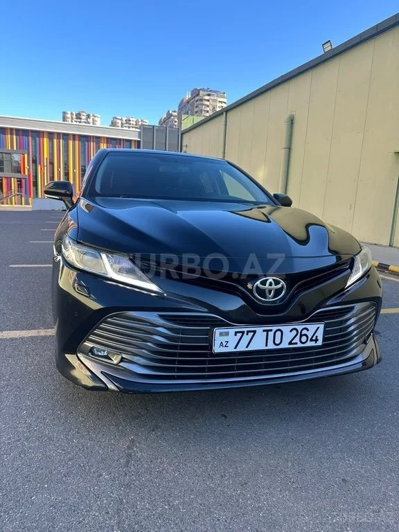 Toyota Camry — фото 2/4