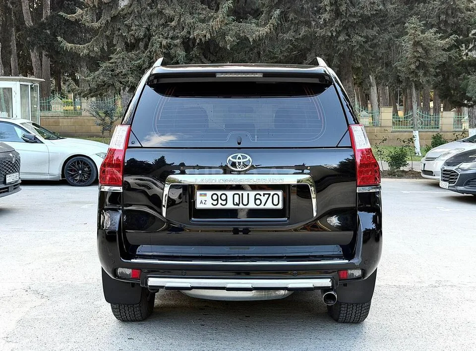 Toyota Land Cruiser Prado — foto 2/4