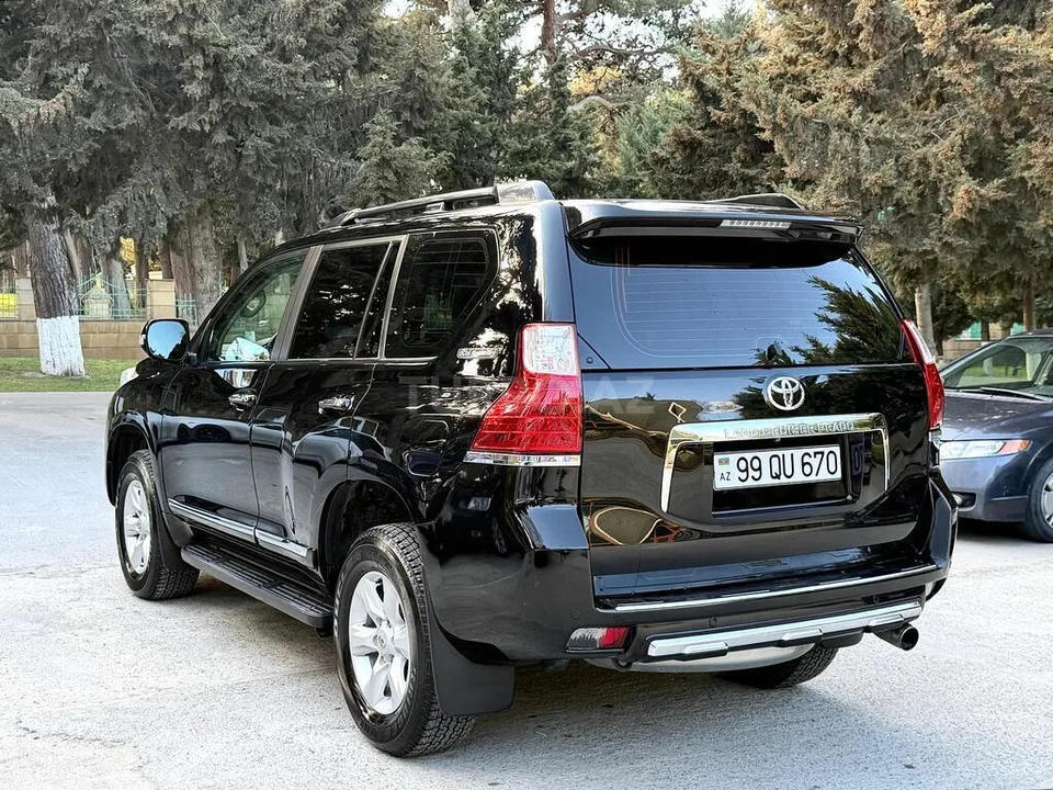Toyota Land Cruiser Prado — foto 3/4