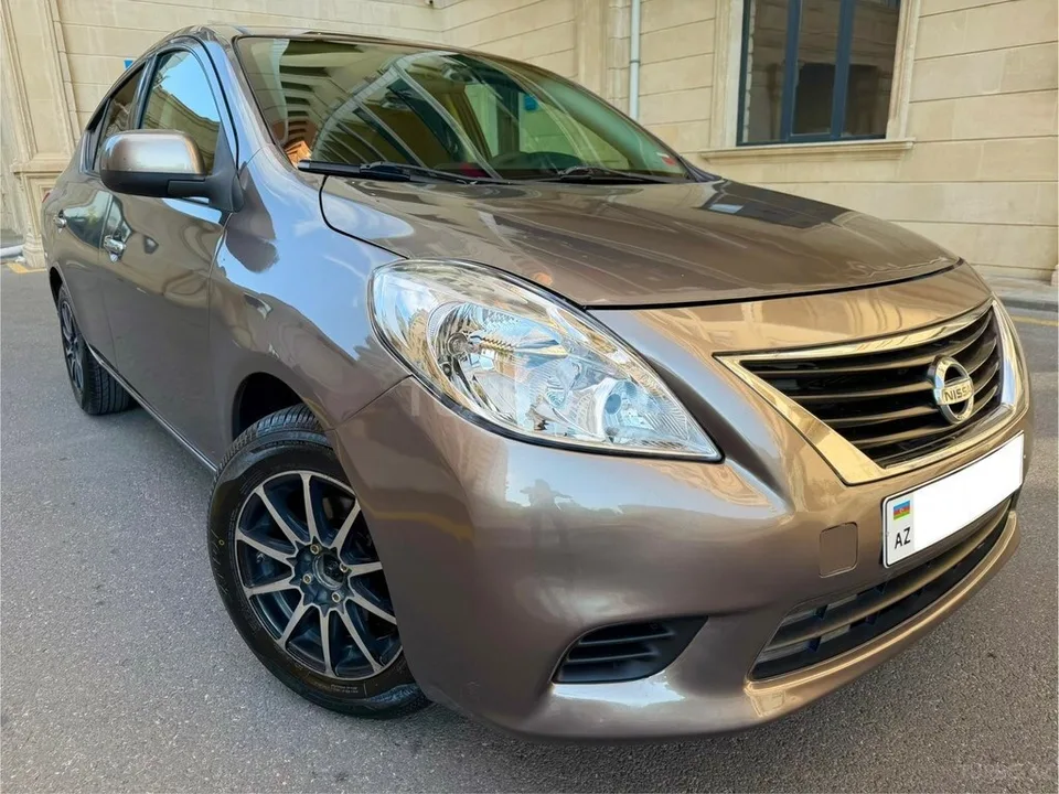 Nissan Versa — фото 3/4