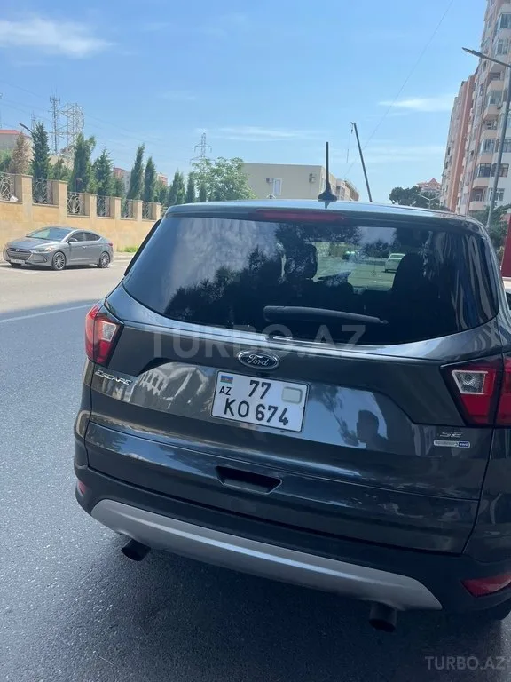 Ford Escape — foto 4/4