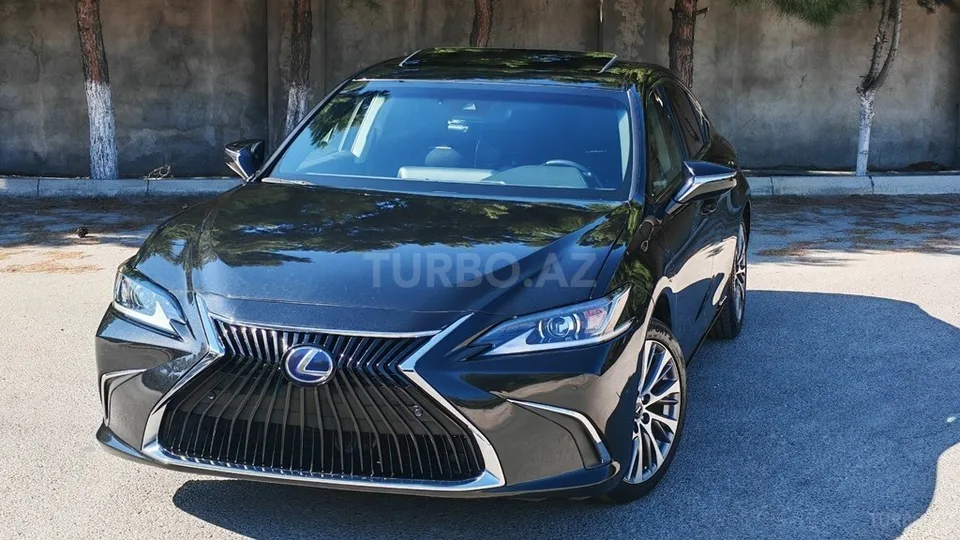 Lexus ES 300h — foto 3/4
