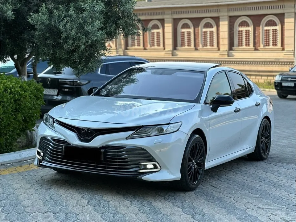 Toyota Camry — foto 3/4