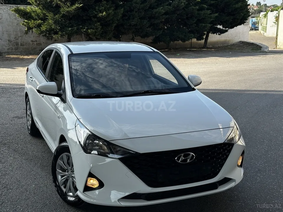 Hyundai Accent — foto 1/4