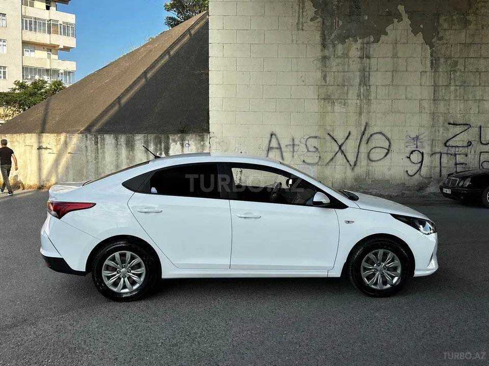 Hyundai Accent — foto 4/4