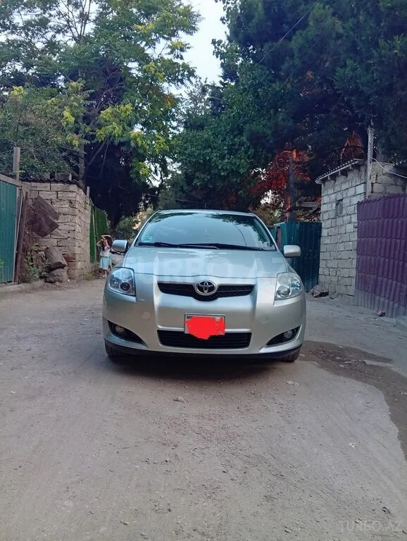 Toyota Auris — foto 1/4