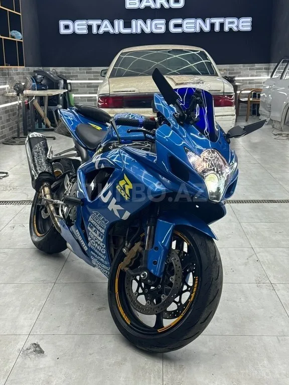 Suzuki GSX-R 750 — foto 1/4